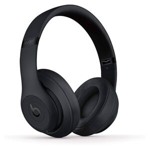 Beats Studio 3, black color.
